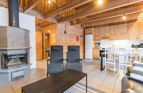 Sirkka House | Holiday Home Päärakka a- 2 skipasses included 2023-24 by Interhome