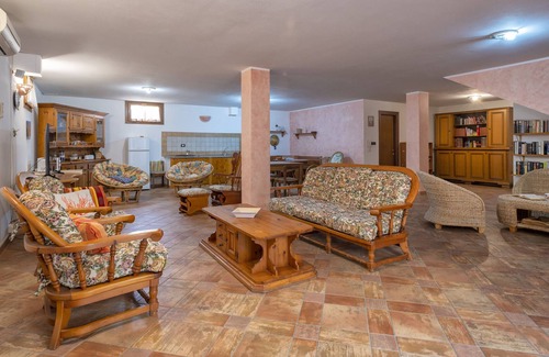 Serra li Pozzi House | Holiday Home "Pensione Incantevole Luminosissima" with A/C