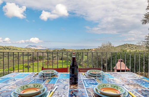 Buddittogliu Straulas House | Holiday Home 'Piano Primo Lu Carrulu' with Mountain View, Private Terrace and Air Conditioning