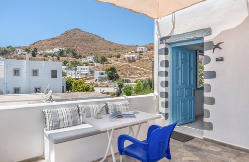 Grikos House | Holiday Home 'Pico Bello Patmos 18' with Sea View, Wi-Fi and Air Conditioning