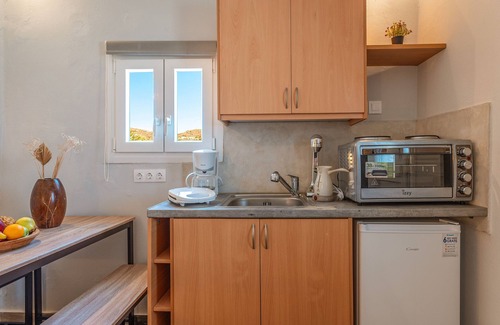 Agios Ioannis House | Holiday Home 'Porto Galini Tinos Syros 105' with Sea View, Wi-Fi and Air Conditioning