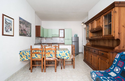 San Giovanni House | Holiday Home 'Posada Porto A Due Passi Dal Mare' with Private Terrace