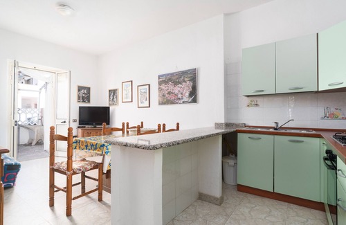 San Giovanni House | Holiday Home 'Posada Porto A Due Passi Dal Mare' with Private Terrace