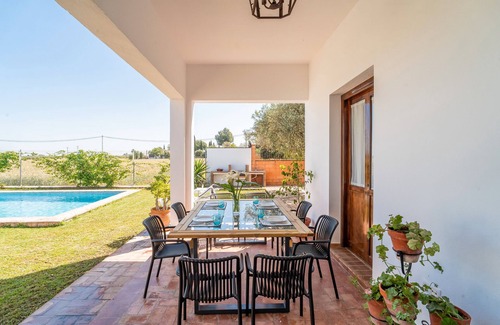 Marchena House | Holiday Home 'Pozo Viejo' with Private Pool, Wi-Fi and Air Conditioning