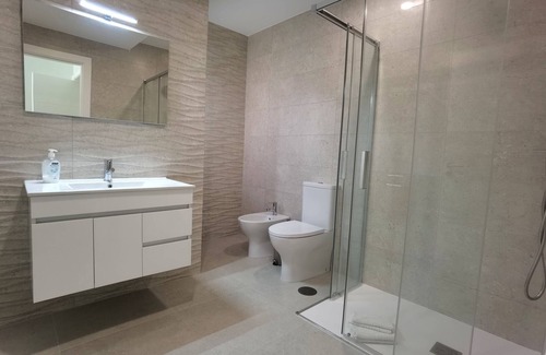 Arcos de Valdevez House | Holiday Home 'Casa Encanto De Arcos De Valdevez 2' with Private Terrace, Wi-Fi and Air Conditioning