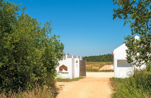 Baiona House | Holiday Home 'Casa 4' with Private Pool, Wi-Fi and Air Conditioning