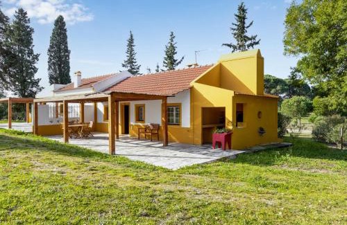 Sao Martinho House | Holiday Home Quinta de Santa Emilia 1 by Interhome
