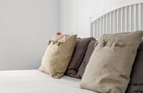 Sao Martinho House | Holiday Home Quinta de Santa Emilia 1 by Interhome