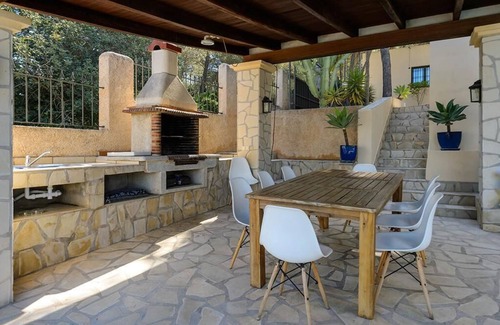 Sant Rafael de Sa Creu House | Holiday Home 'Rafaella' with Private Pool, Wi-Fi and Air Conditioning