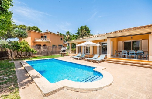 Playa de Palma House | Holiday Home 'Ramón' with Private Pool, Wi-Fi and Air Conditioning