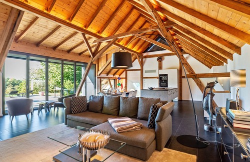 Steinbach House | Holiday Home 'Rebenhaus Loft, 1 Schlafzimmer' with Private Terrace, Wi-Fi and Air Conditioning