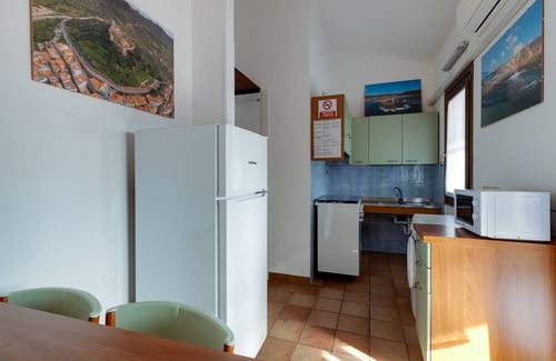 Bosa Marina House | Holiday Home ‘Residenza Solemar - App 13’ with Sea View, Wi-Fi, A/C