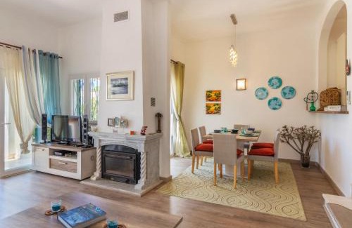Vale Navio House | Holiday Home Roberts by Interhome