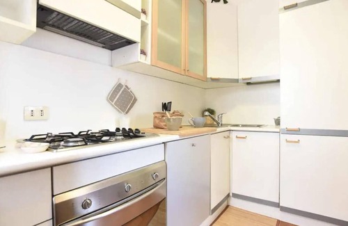 Flaminio House | Holiday Home 'Romantic Apartment Metro Flaminio' with Wi-Fi and Air Conditioning