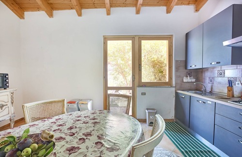 Gioiosa Marea House | Holiday Home 'Rustico 'al Casale' with Sea View, Shared Garden and Wi-Fi