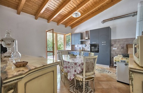 Gioiosa Marea House | Holiday Home 'Rustico 'al Casale' with Sea View, Shared Garden and Wi-Fi