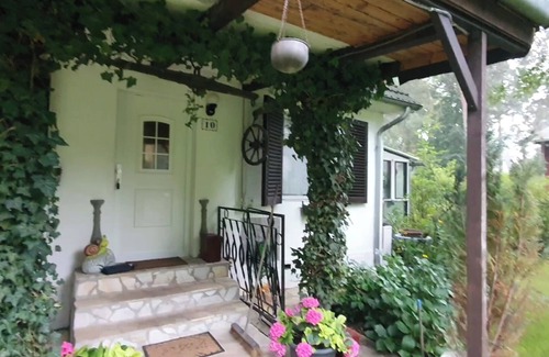 Schonwalde House | Holiday Home 'Schatz' with Private Terrace and Wi-Fi