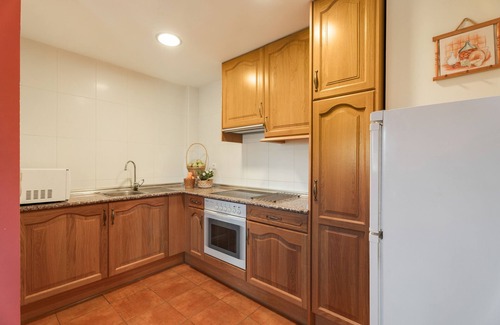 Labata House | Holiday Home 'Sueños De Guara Casa Rural' with Mountain View, Private Pool and Wi-Fi