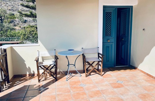 Posidonia House | Holiday Home 'Sunset Retreat Marie' with Sea View, Wi-Fi and Air Conditioning