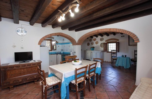 Orosei House | Holiday Home "Sa Domedda" with Mountain View, Garden & A/C