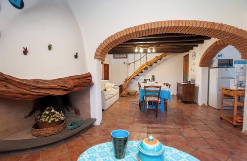 Orosei House | Holiday Home "Sa Domedda" with Mountain View, Garden & A/C