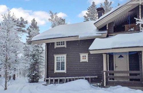 Salla House | Holiday Home Sallanrinne b by Interhome