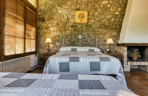 Seguero House | Holiday Home 'Salvanereta' with Private Pool & Wi-Fi