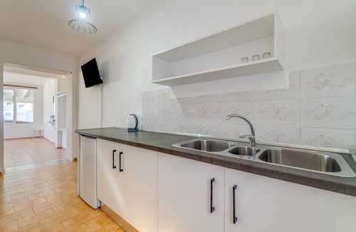 Kavos House | Holiday Home 'Sandy Beach House - Ground Floor' with Shared Terrace, Wi-Fi and Air Conditioning