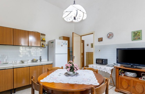 Oristano Historic Centre House | Holiday Home 'Sartiglia Domu' with Private Terrace, Wi-Fi and Air Conditioning