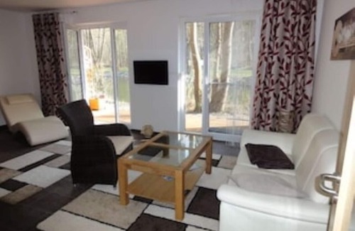 Storkow Apartment | Holiday home Seebrise* FW B2 right on the lake
