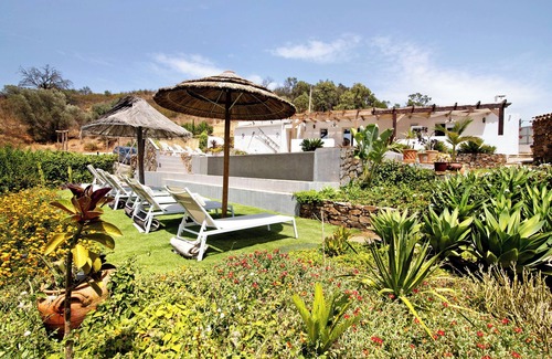 Fonte do Bispo House | Holiday Home 'Silêncio' with Mountain View, Wi-Fi and Air Conditioning