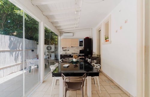 Santa Maria al Bagno House | Holiday Home 'Sofia' with Shared Pool, Balcony and Air Conditioning