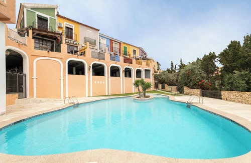 Coveta Fuma House | Holiday Home 'Sol de Mar' with Sea and Mountain View, Shared Pool & Wi-Fi