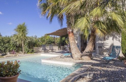 Noves Ski Chalet | Holiday home Source de Vie in Provence, for 6 people with private pool.