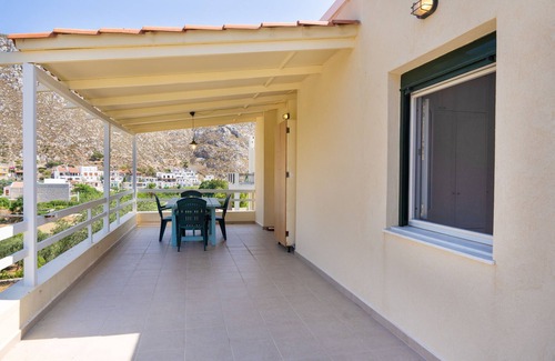 Panormos House | Holiday Home 'Stunning Views Kantouni Beach' with Mountain View, Wi-Fi and Air Conditioning