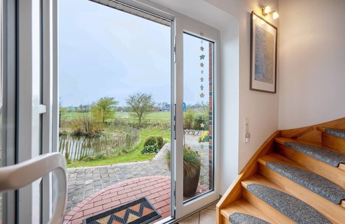 Nordstrand House | Holiday home 'Süderhafen' with Sea View, Private Terrace and Wi-Fi