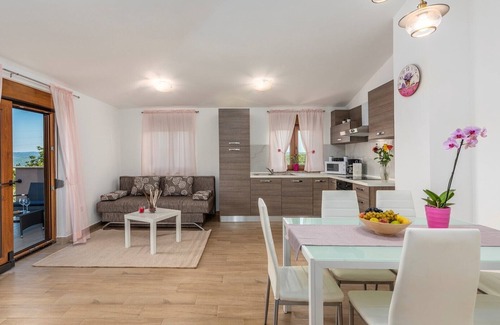 Groznjan House | Holiday Home Terre Bianche with Private Pool and Whirlpool