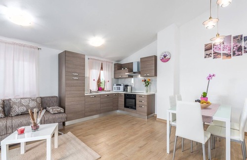 Groznjan House | Holiday Home Terre Bianche with Private Pool and Whirlpool
