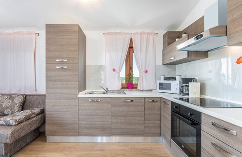 Groznjan House | Holiday Home Terre Bianche with Private Pool and Whirlpool