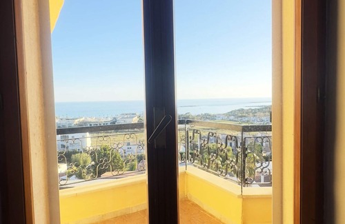 Scala di Furno House | Holiday Home 'The Sunset Attico Panoramico' with Sea View, Wi-Fi and Air Conditioning