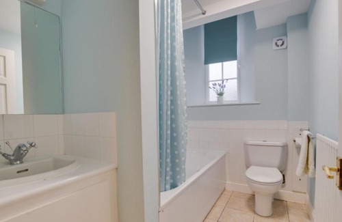 South Charlton House | Holiday Home The Old School by Interhome