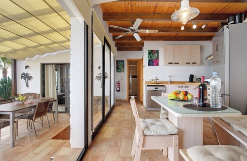 Bahia Calma House | Holiday Home "Torre 4" with Sea View, Terrace & Wi-Fi