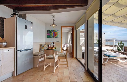Bahia Calma House | Holiday Home "Torre 4" with Sea View, Terrace & Wi-Fi