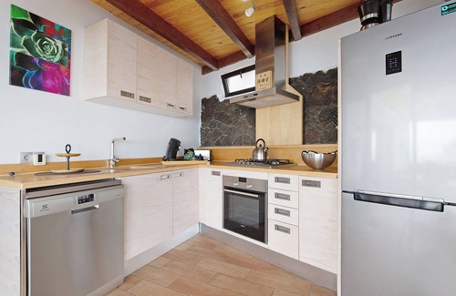 Bahia Calma House | Holiday Home "Torre 4" with Sea View, Terrace & Wi-Fi
