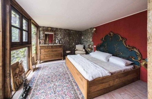 Bagnone House | Holiday Home 'Torre Del 1300 Un Atto Damore' with Mountain View, Wi-Fi and Air Conditioning