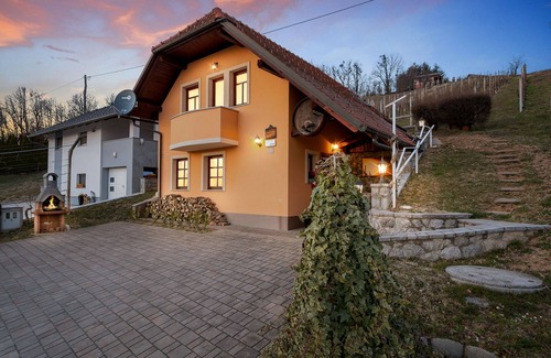 Skocjan House | Holiday Home Tramte In Vineyards, Škocjan, Slovenia