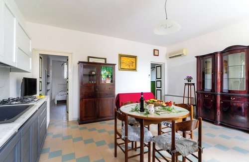 Depressa House | Holiday Home 'Trilo Di Giuseppe 466' with Air Conditioning