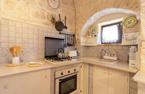 Alberobello House | Holiday Home Trullo Nurillo with Pool & Wi-Fi