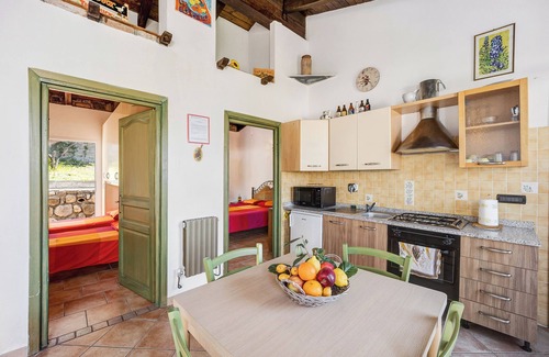 Pompeiana House | Holiday Home 'Tutti i Frutti' with Sea View & Shared Pool