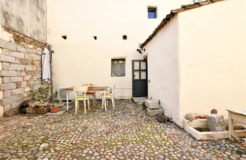 Bari Sardo House | Holiday Home "Un Gioiello in Centro Storico" with Private Garden & Wi-Fi